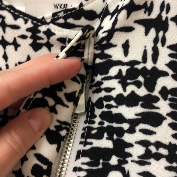 Kenneth Cole black & white cape style jacket - Picture 4 of 7